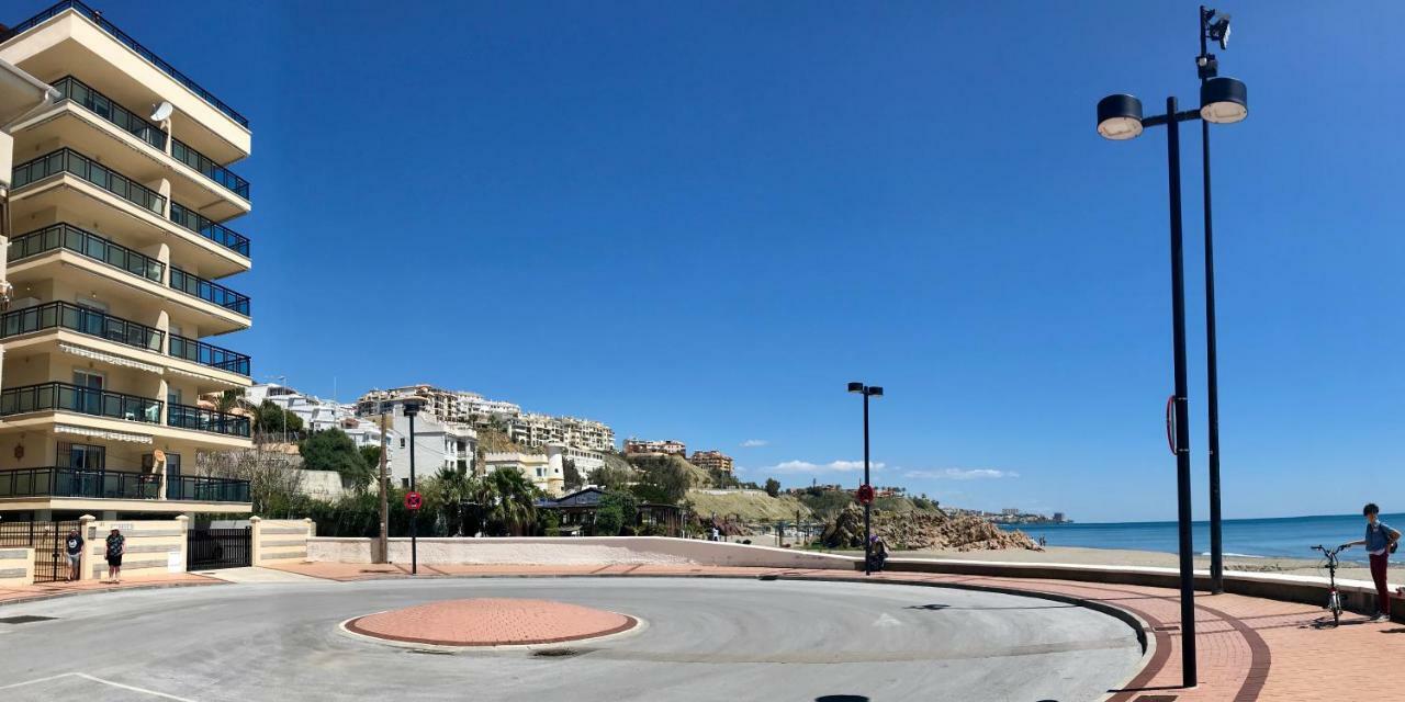 Apartment With Beach Views Fuengirola Exterior photo